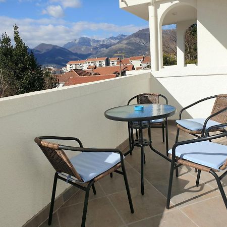 Apartments Jadran ティヴァト エクステリア 写真