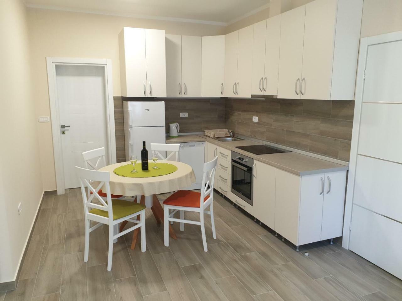 Apartments Jadran ティヴァト エクステリア 写真