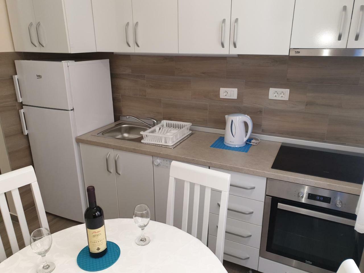 Apartments Jadran ティヴァト エクステリア 写真