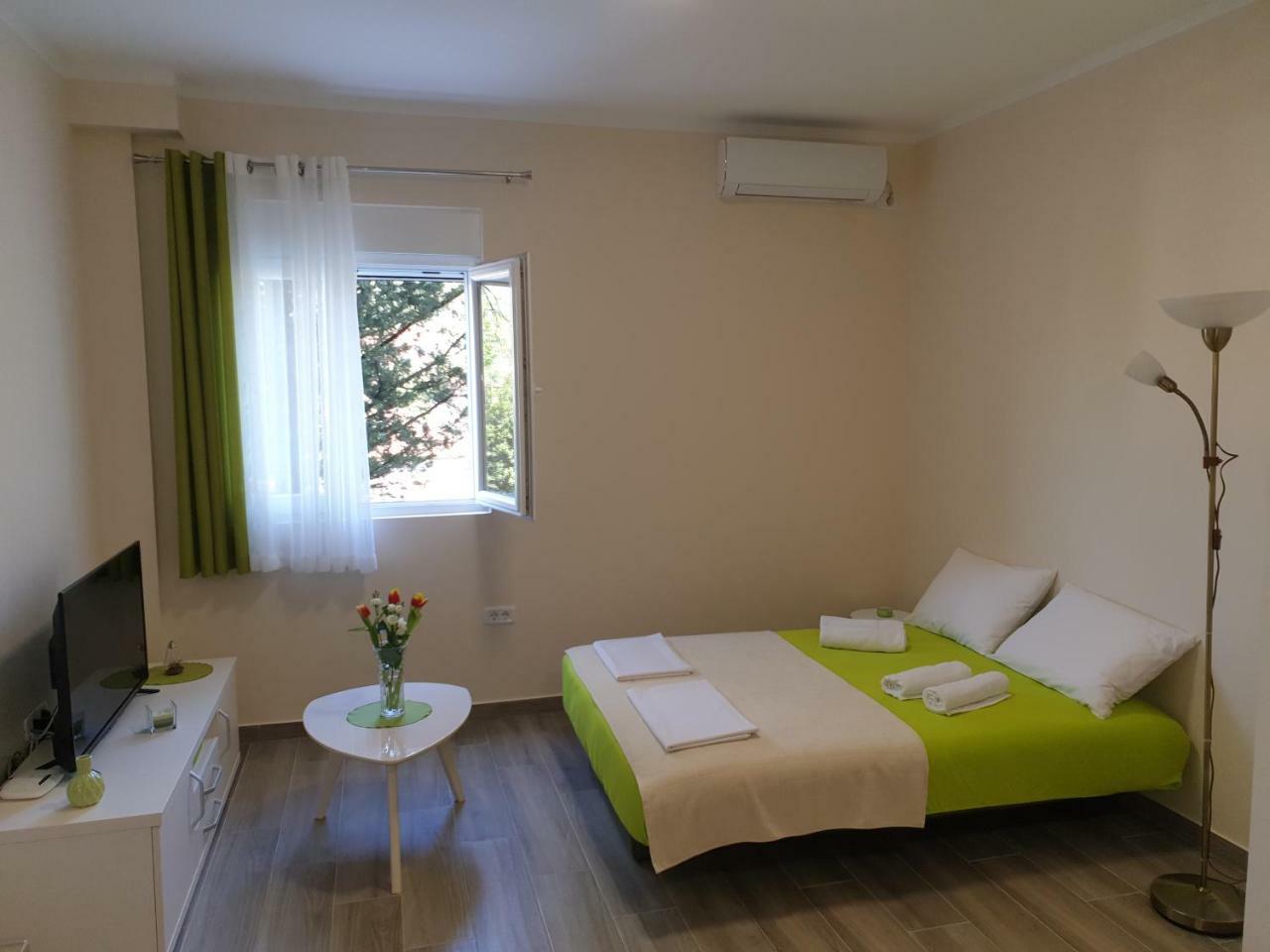 Apartments Jadran ティヴァト エクステリア 写真