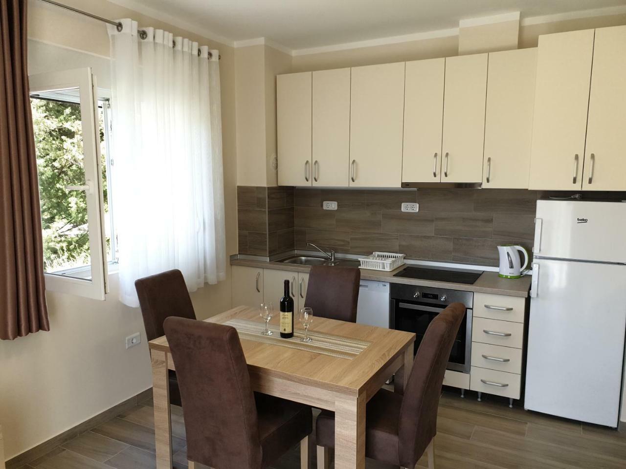 Apartments Jadran ティヴァト エクステリア 写真